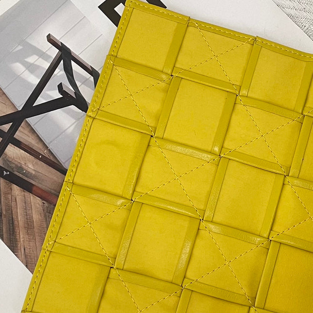 SMALL CASSETTE 23 IN CANARY YELLOW CALFSKIN