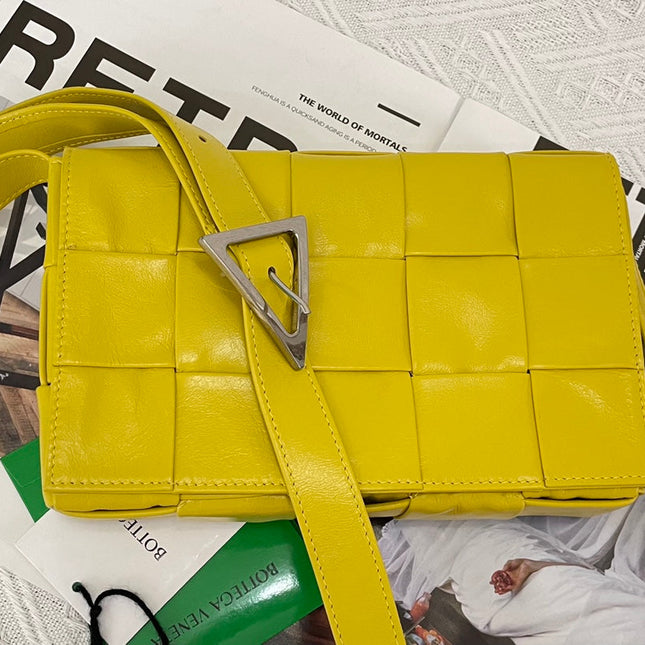 SMALL CASSETTE 23 IN CANARY YELLOW CALFSKIN