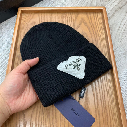 BEANIE HAT IN BLACK WOOL 431357