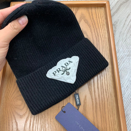 BEANIE HAT IN BLACK WOOL 431357