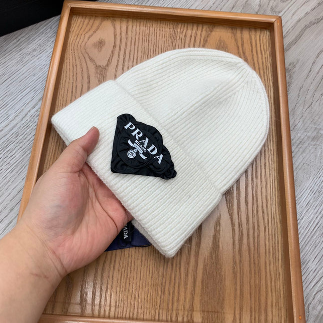 BEANIE HAT IN WHITE WOOL 431356