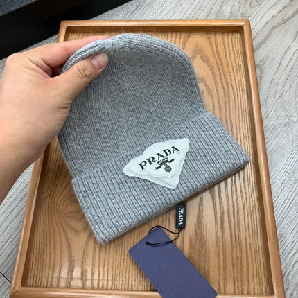 BEANIE HAT IN PALE GRAY WOOL 431360