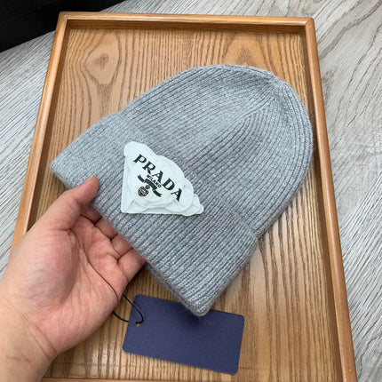 BEANIE HAT IN PALE GRAY WOOL 431360