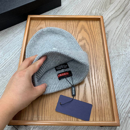 BEANIE HAT IN PALE GRAY WOOL 431360