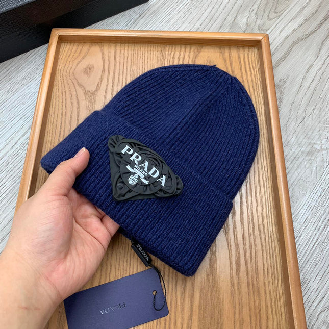 BEANIE HAT IN NAVY BLUE WOOL 431359