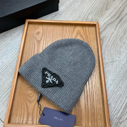 BEANIE HAT IN RHINO GRAY WOOL 431361