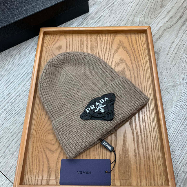 BEANIE HAT IN MEDIUM BROWN WOOL 431354