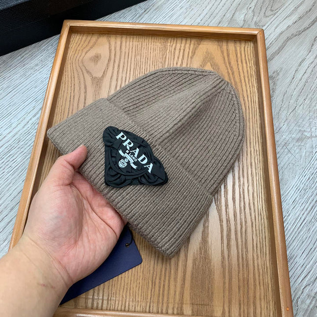 BEANIE HAT IN MEDIUM BROWN WOOL 431354