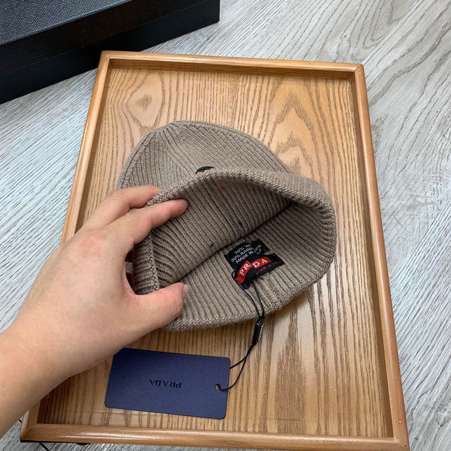 BEANIE HAT IN MEDIUM BROWN WOOL 431354