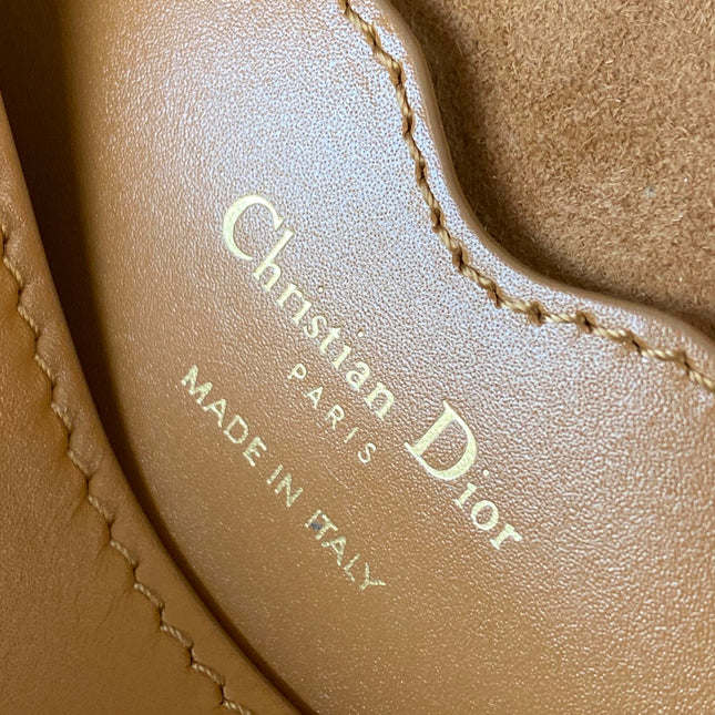 BOBBY EAST-WEST 22 BAG IN CHOCOLATE BROWN CALFSKIN