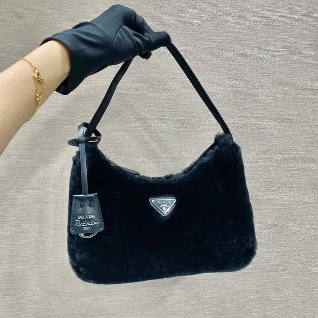 HOBO BAG 23 IN BLACK RABBIT FUR