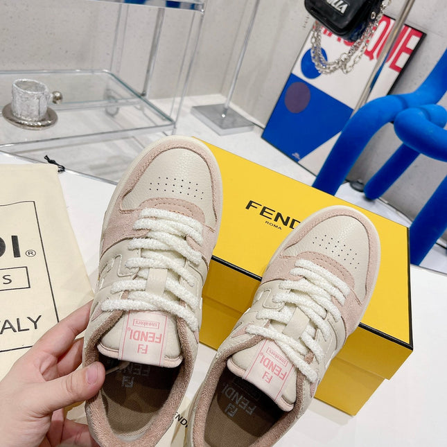 FENDI CASUAL SNEAKER IN WHITE CALFSKIN AND LIGHT PINK SUEDE