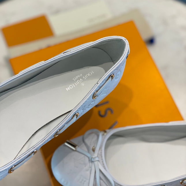 LV WOMEN'S BALLET FLAT IN WHITE EMBOSSED CALFSKIN WITH BOW
