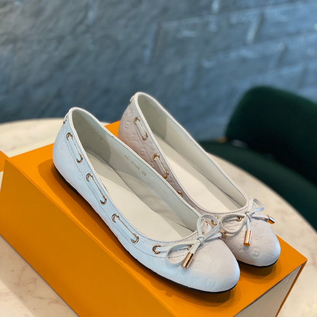 LV WOMEN'S BALLET FLAT IN WHITE EMBOSSED CALFSKIN WITH BOW