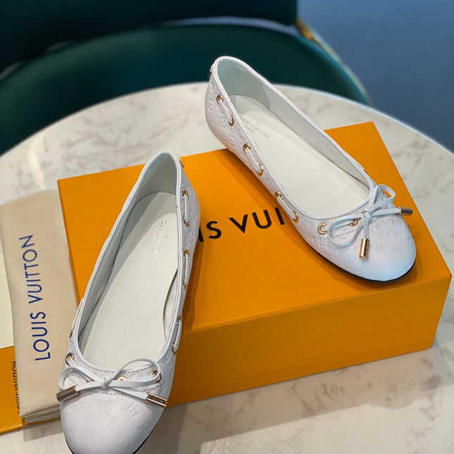 LV WOMEN'S BALLET FLAT IN WHITE EMBOSSED CALFSKIN WITH BOW