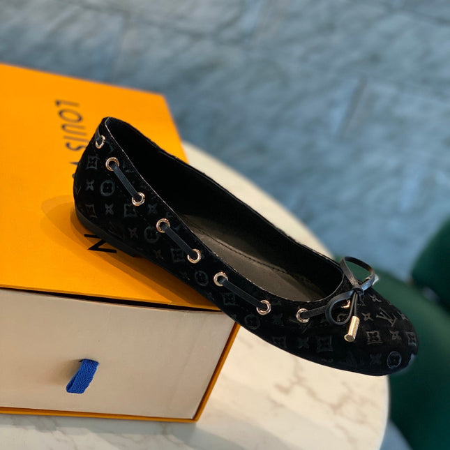 LV WOMEN'S BALLET FLAT IN BLACK MONOGRAM SUEDE WITH BOW