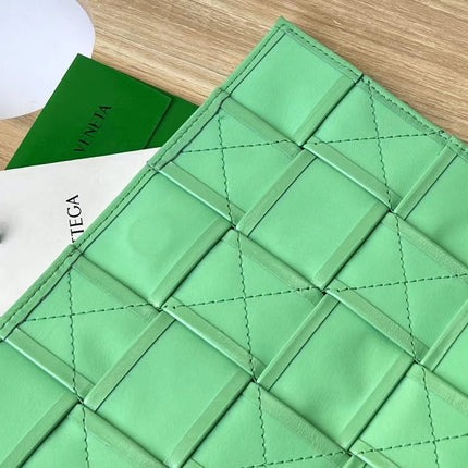 SMALL CASSETTE 23 IN LIGHT GREEN CALFSKIN