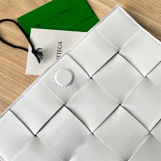 SMALL CASSETTE 23 IN WHITE FRINGED CALFSKIN