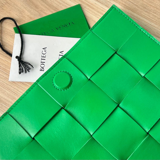 SMALL CASSETTE 23 IN GREEN FRINGED CALFSKIN