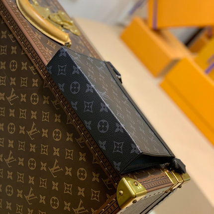 ANPHA WEARABLE WALLET 18 IN BLACK MONOGRAM ECLIPSE REVERSE CALFSKIN
