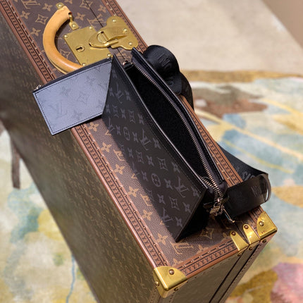 ANPHA WEARABLE WALLET 18 IN BLACK MONOGRAM ECLIPSE REVERSE CALFSKIN