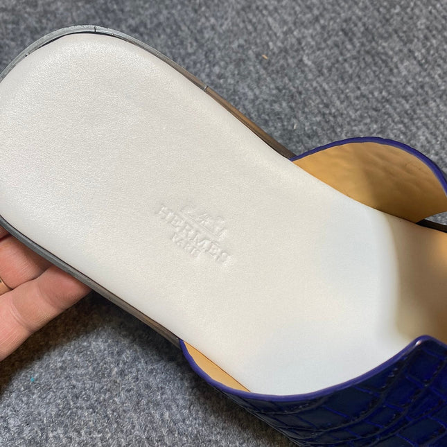HM IZMIR CROCODILE MOTIF SANDAL NAVY AND WHITE CALFSKIN