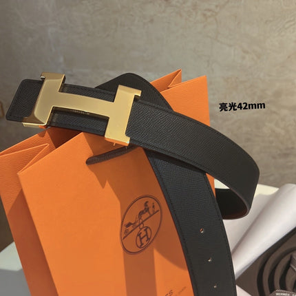 HM CONSTANCE BELT BUCKLE & REVERSIBLE BLACK LEATHER STRAP 42MM GOLD HARDWARE
