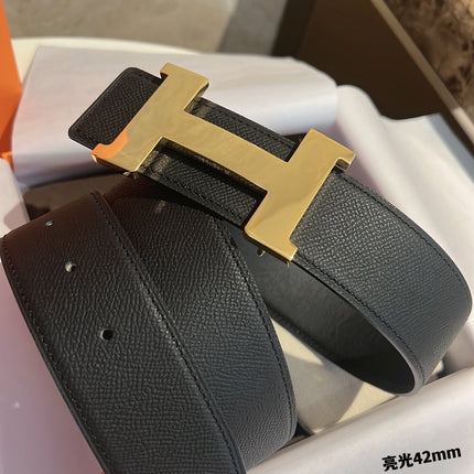 HM CONSTANCE BELT BUCKLE & REVERSIBLE BLACK LEATHER STRAP 42MM GOLD HARDWARE