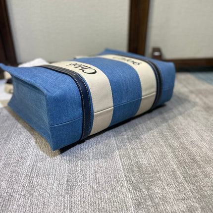 MEDIUM STRAP WOODY TOTE BAG 37 IN BLUE DENIM CANVAS DARK BLUE CALFSKIN