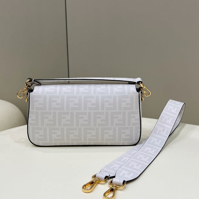 FENDI 27 BAGUETTE BAG IN WHITE CALFSKIN ATTACH STICKER GOLD HARDWARE