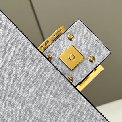 FENDI 27 BAGUETTE BAG IN WHITE CALFSKIN ATTACH STICKER GOLD HARDWARE