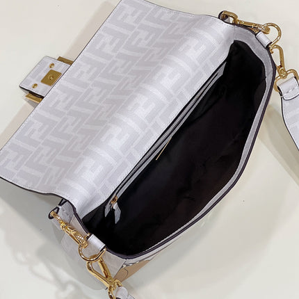 FENDI 27 BAGUETTE BAG IN WHITE CALFSKIN ATTACH STICKER GOLD HARDWARE