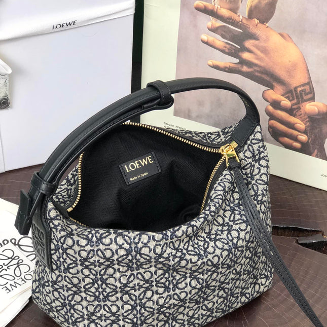 LOE CUBI 21 BAG IN WHITE MIX BLACK ANAGRAM JACQUARD