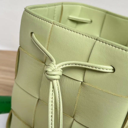 SMALL CASSETTE BUCKET 18 IN PASTEL YELLOW CALFSKIN