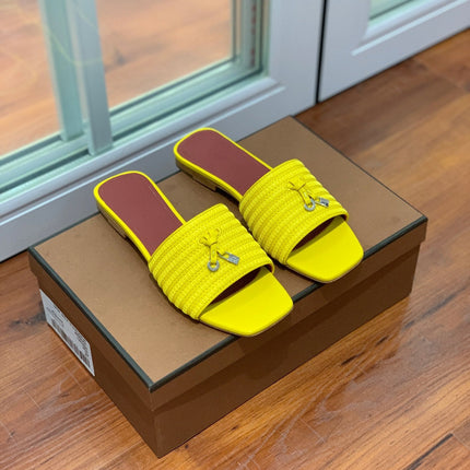LP RAFFIA CHARMS FLATS SANDAL LEMON CALFSKIN