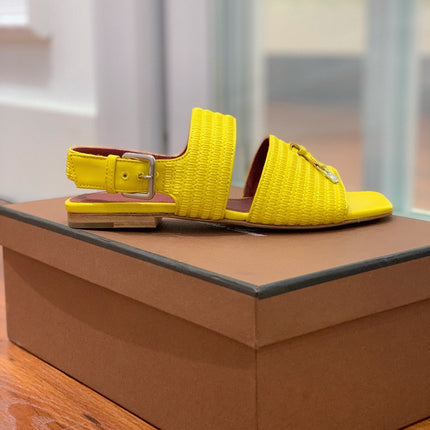 LP RAFFIA CHARMS STRAP FLATS SANDAL LEMON CALFSKIN