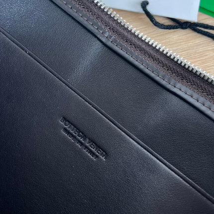 LARGE CASSETTE POUCH 35 IN BLACK CALFSKIN
