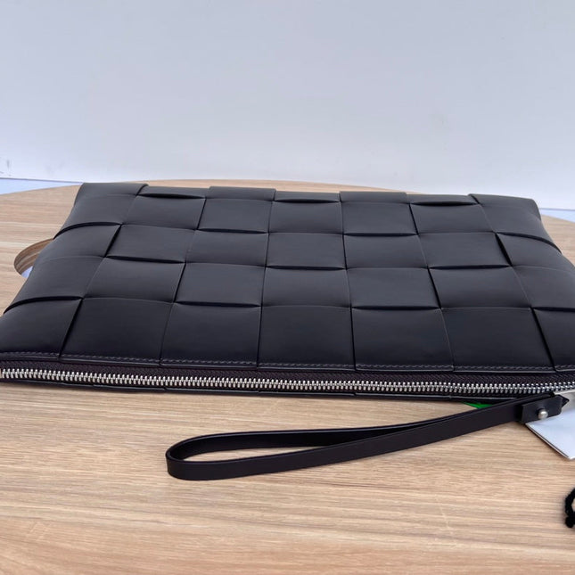 LARGE CASSETTE POUCH 35 IN BLACK CALFSKIN