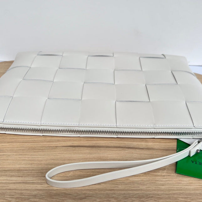 LARGE CASSETTE POUCH 35 IN WHITE CALFSKIN