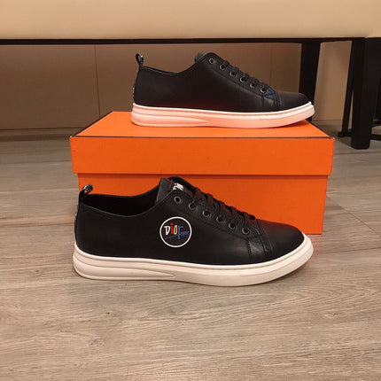 CD B23 LOW-TOP CIRCLE ICON SNEAKER BLACK CALFSKIN