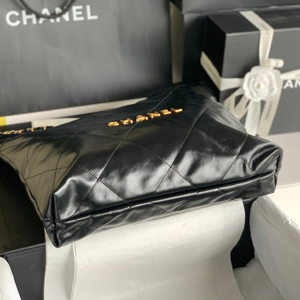 CC LARGE 42 BAG IN BLACK CALFSKIN GOLD HARDWARE