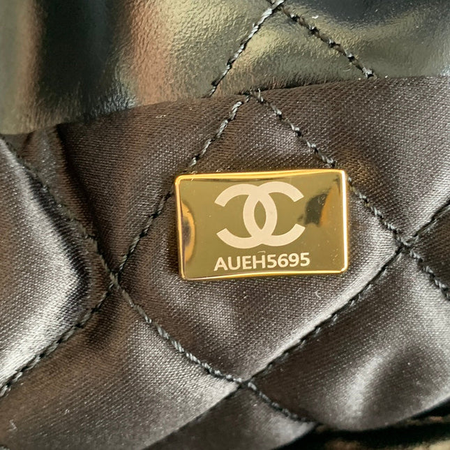 CC LARGE 42 BAG IN BLACK CALFSKIN GOLD HARDWARE