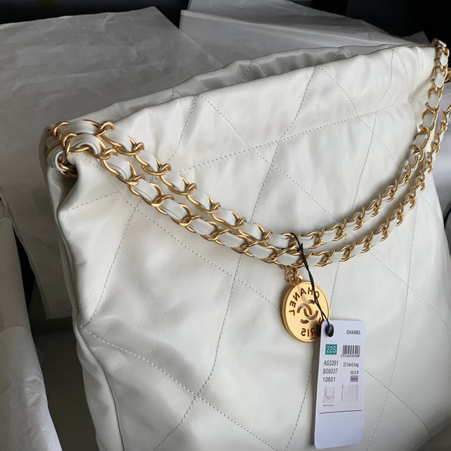 CC LARGE 42 HANDBAG IN WHITE SHINY CALFSKIN GOLD HARDWARE