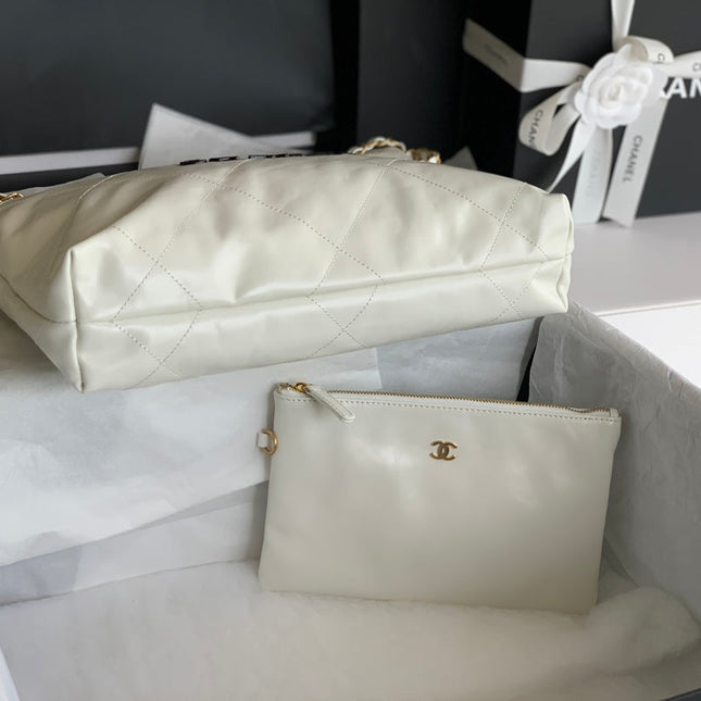 CC MEDIUM 37 HANDBAG IN WHITE SHINY CALFSKIN GOLD HARDWARE