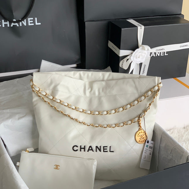 CC MEDIUM 37 HANDBAG IN WHITE SHINY CALFSKIN GOLD HARDWARE