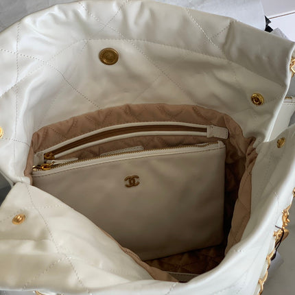 CC MEDIUM 37 HANDBAG IN WHITE SHINY CALFSKIN GOLD HARDWARE