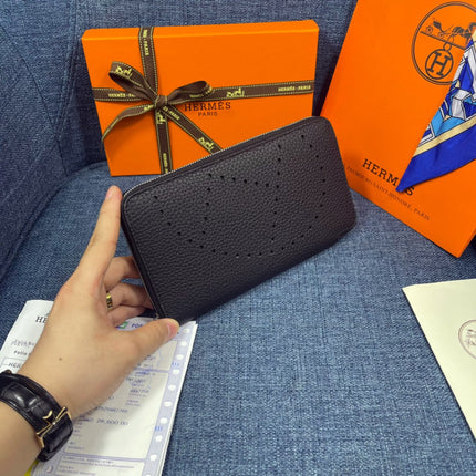 HM SILK'IN HOLED WALLET 19 BLACK GRAINED CALFSKIN