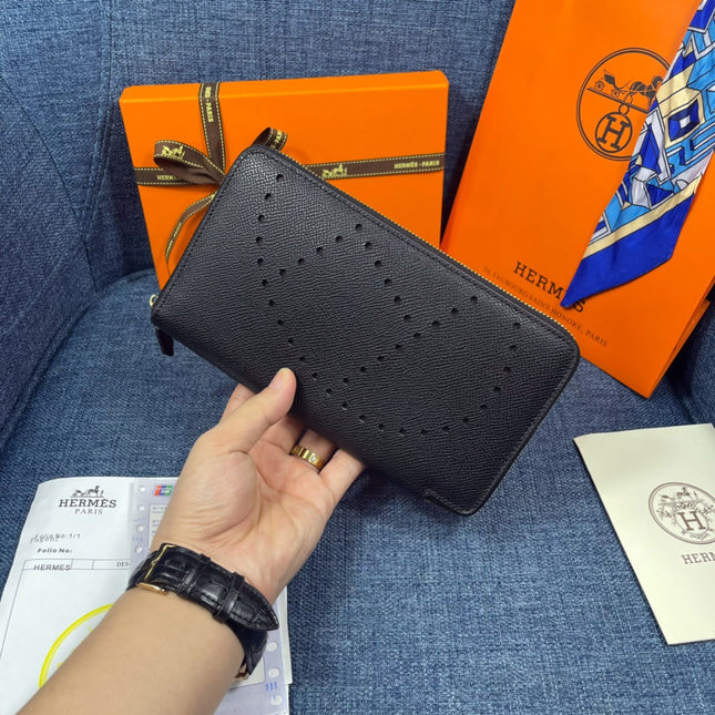 HM SILK'IN HOLED WALLET 19 BLACK CALFSKIN