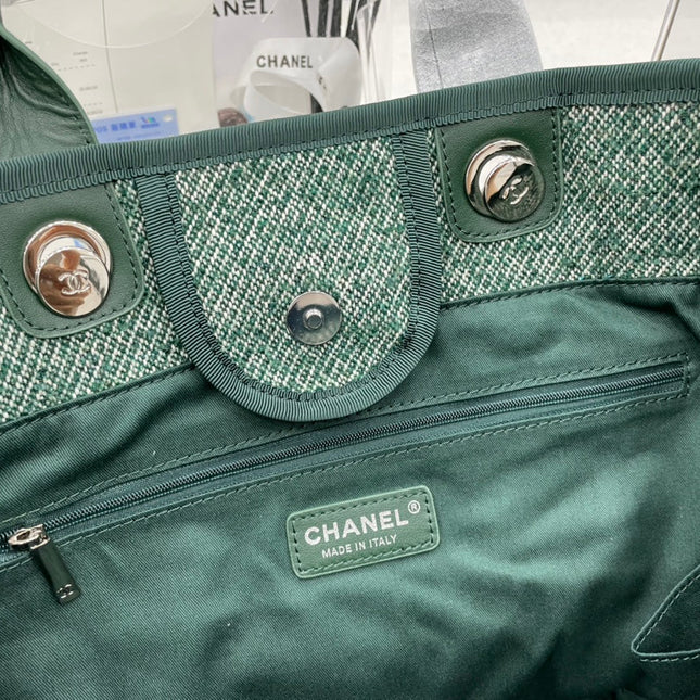 CC DEAUVILLE LARGE 38 TOTE BAG IN GREEN FOREST CANVAS WITH WHITE LOGO