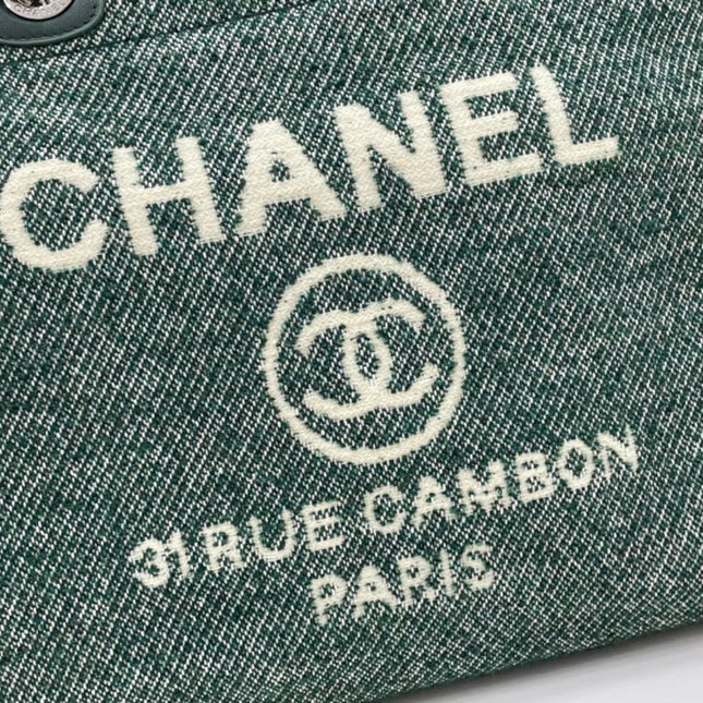 CC DEAUVILLE LARGE 38 TOTE BAG IN GREEN FOREST CANVAS WITH WHITE LOGO
